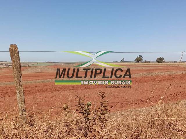 #657 - Fazenda para Venda em Comendador Gomes - MG - 1